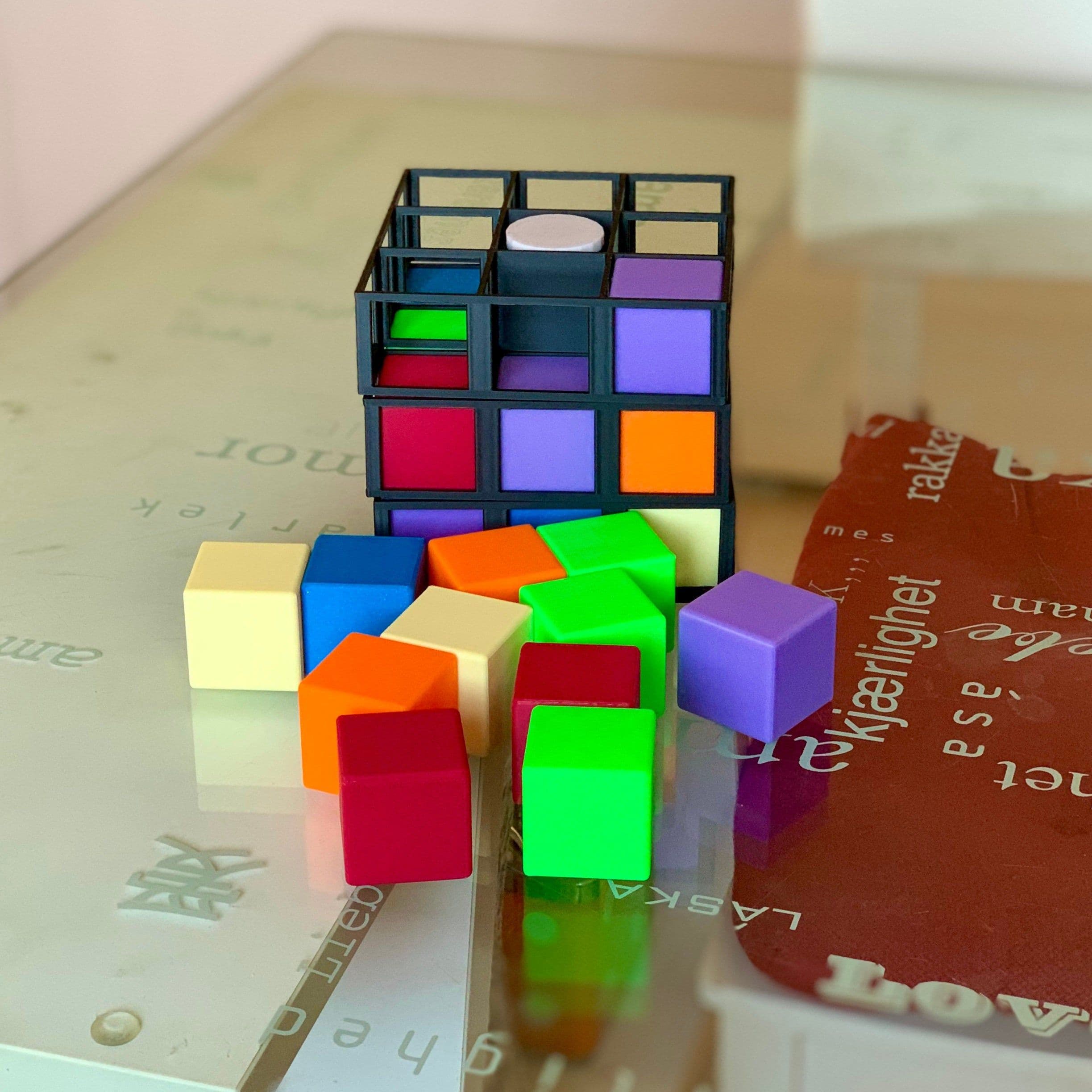 Rubik's Cube Tic Tac Toe - Puzzle - Thumbnail 3