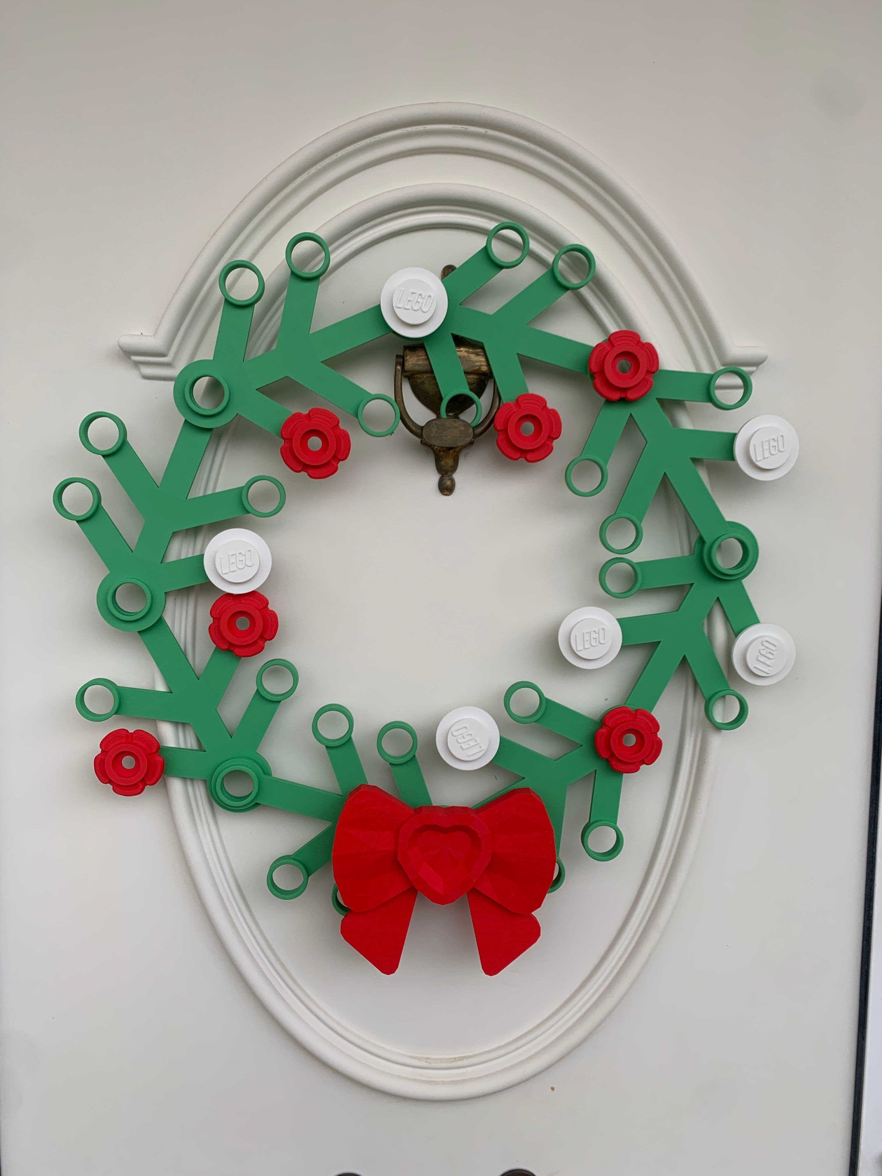 Giant Christmas Wreath – Inspired by Building Blocks - Thumbnail 4