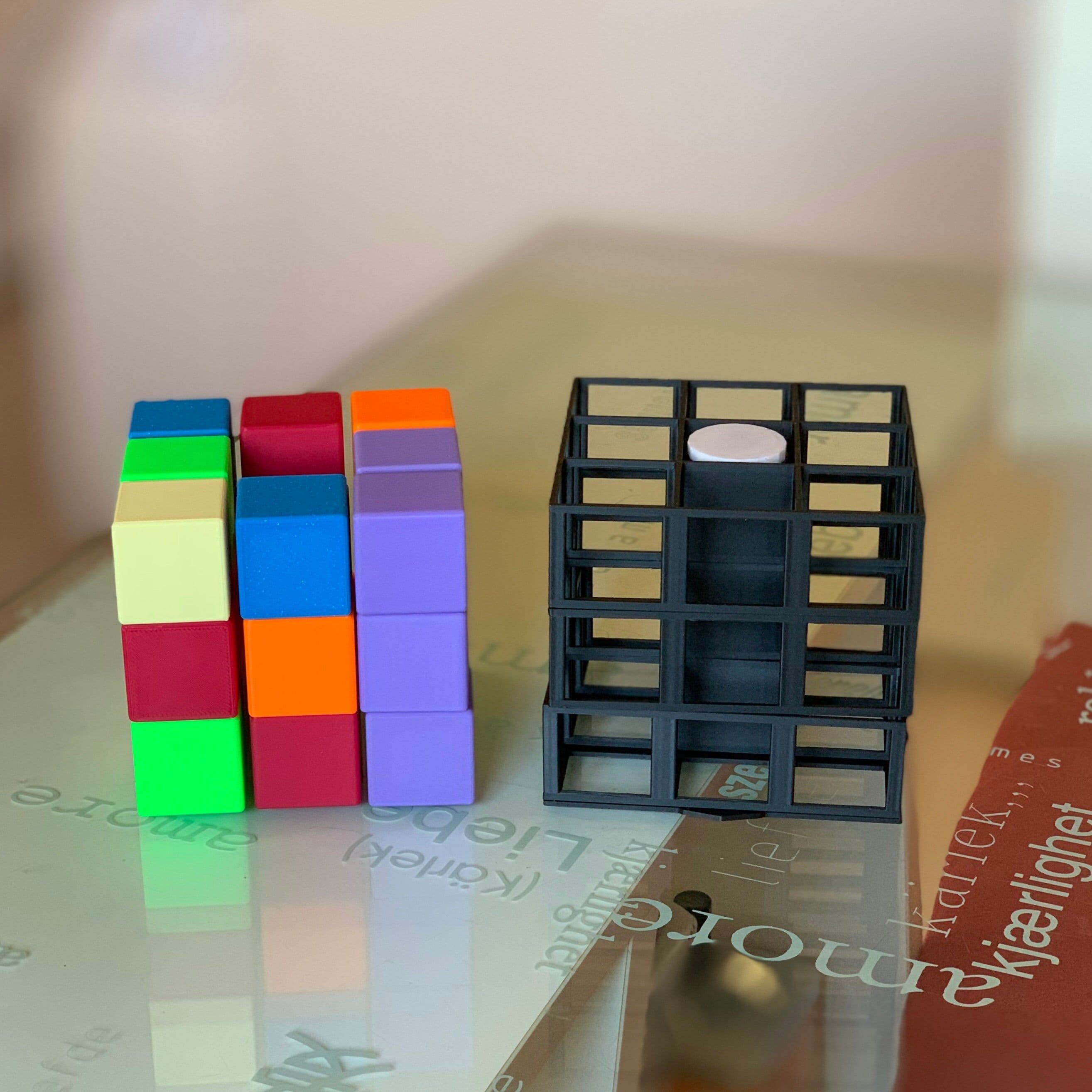 Rubik's Cube Tic Tac Toe - Puzzle - Thumbnail 2